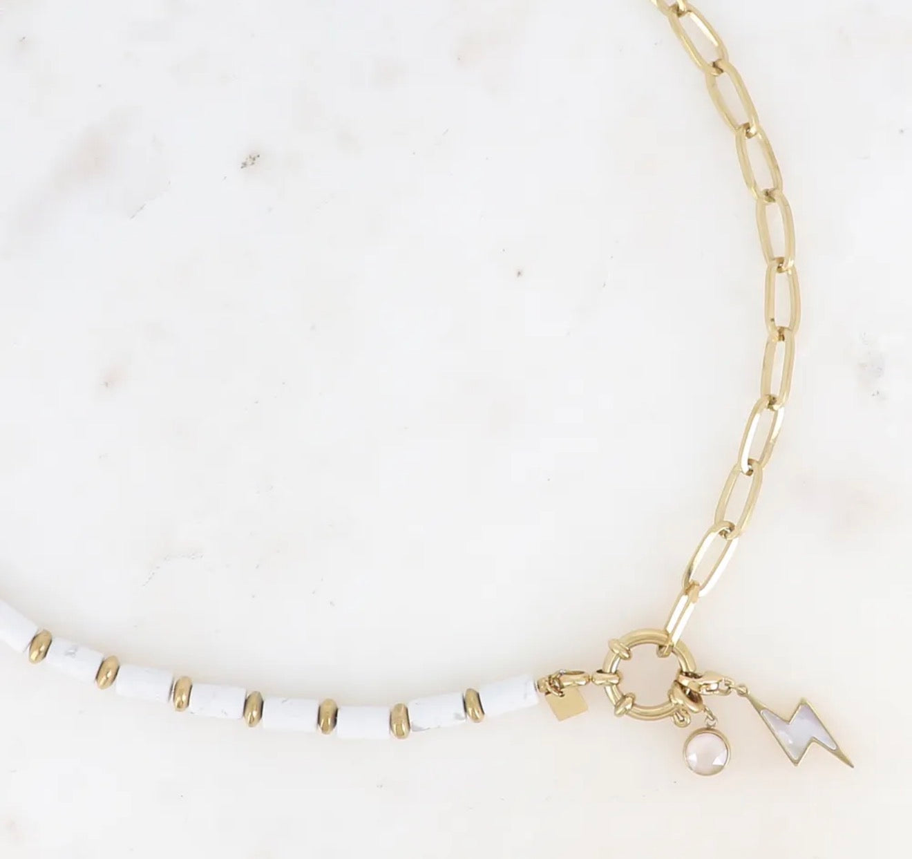 Collier maille ovale, pierres naturelles et 2 charms (2 couleurs)