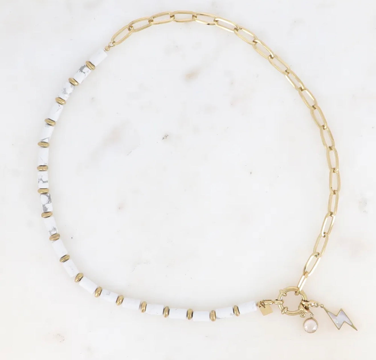 Collier maille ovale, pierres naturelles et 2 charms (2 couleurs)