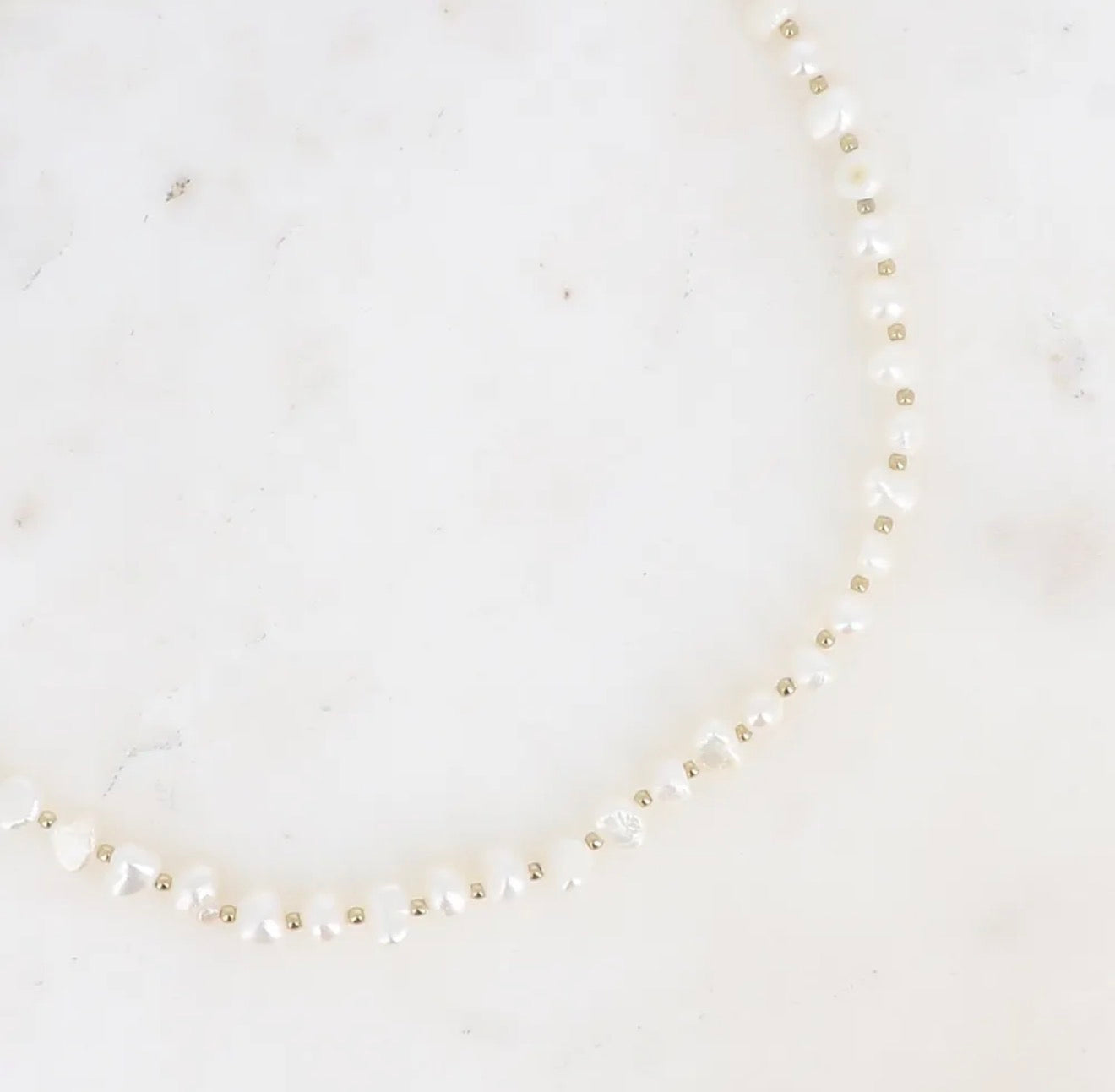 Collier perles et perles d'eau douce