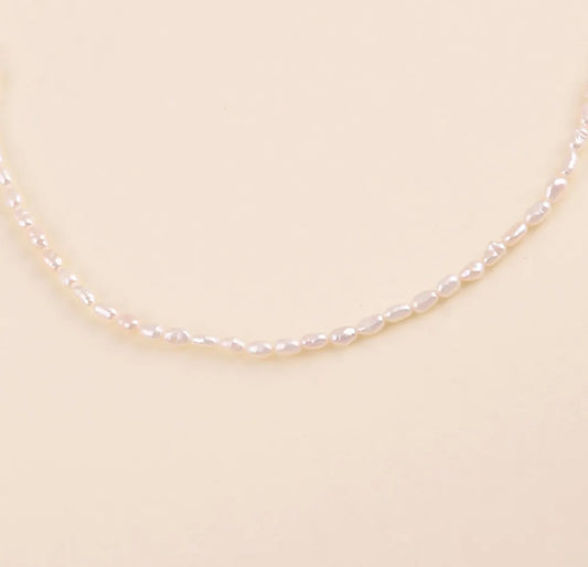 Collier sur fil perles d'eau douce
