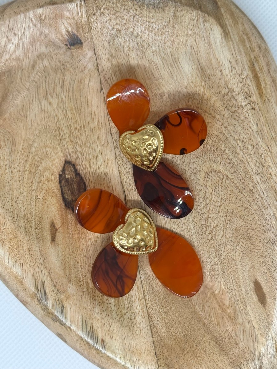 Boucle d'oreille demi fleur résine ambre doré - C MON DRESSING