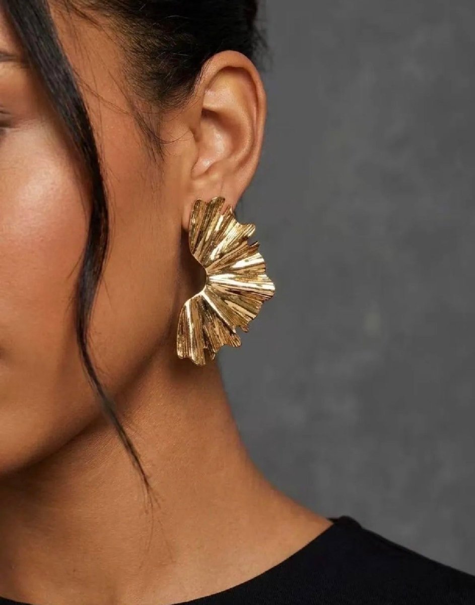 Boucles d’oreilles éventail sculptural doré - C MON DRESSING