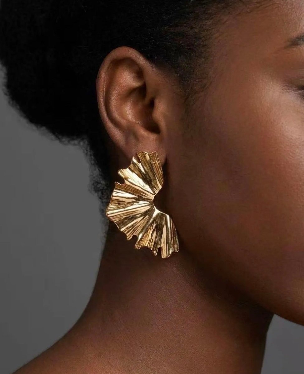Boucles d’oreilles éventail sculptural doré - C MON DRESSING