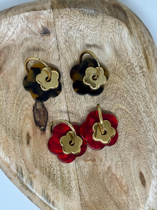 Boucles d’oreilles fleur en résine et acier doré (2 couleurs) - C MON DRESSING