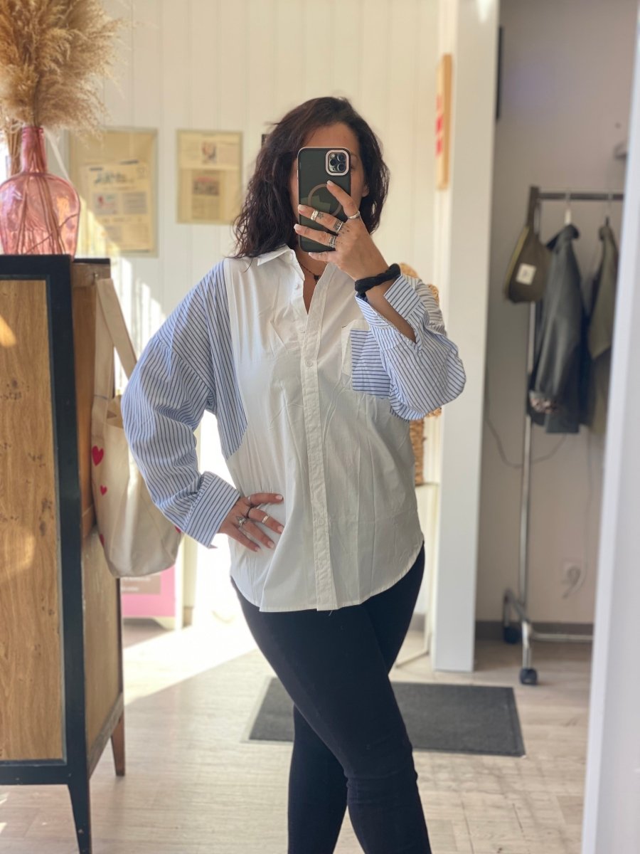 Chemise blanche – Détails rayés aux bras et poche - C MON DRESSING