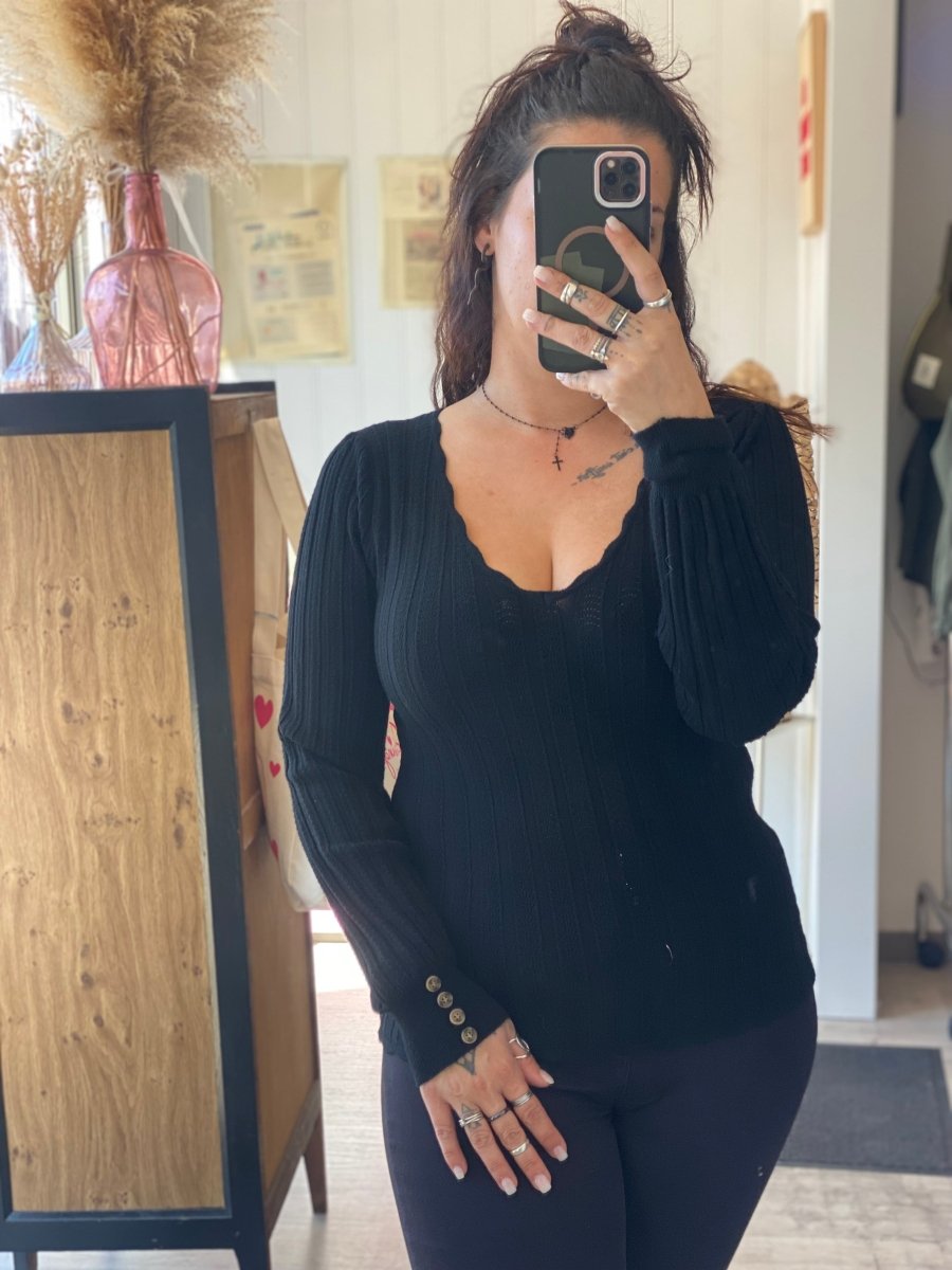 Haut noir – Détails boutons aux poignets, dispo S/M et M/L - C MON DRESSING