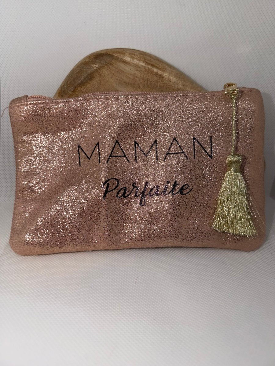 Pochette brillante rose “Maman parfaite” – 10.5 × 17 cm - C MON DRESSING