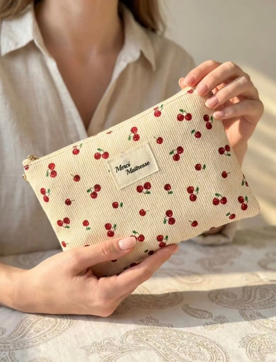 Pochette cerises "merci maîtresse" - 14x20cm - C MON DRESSING
