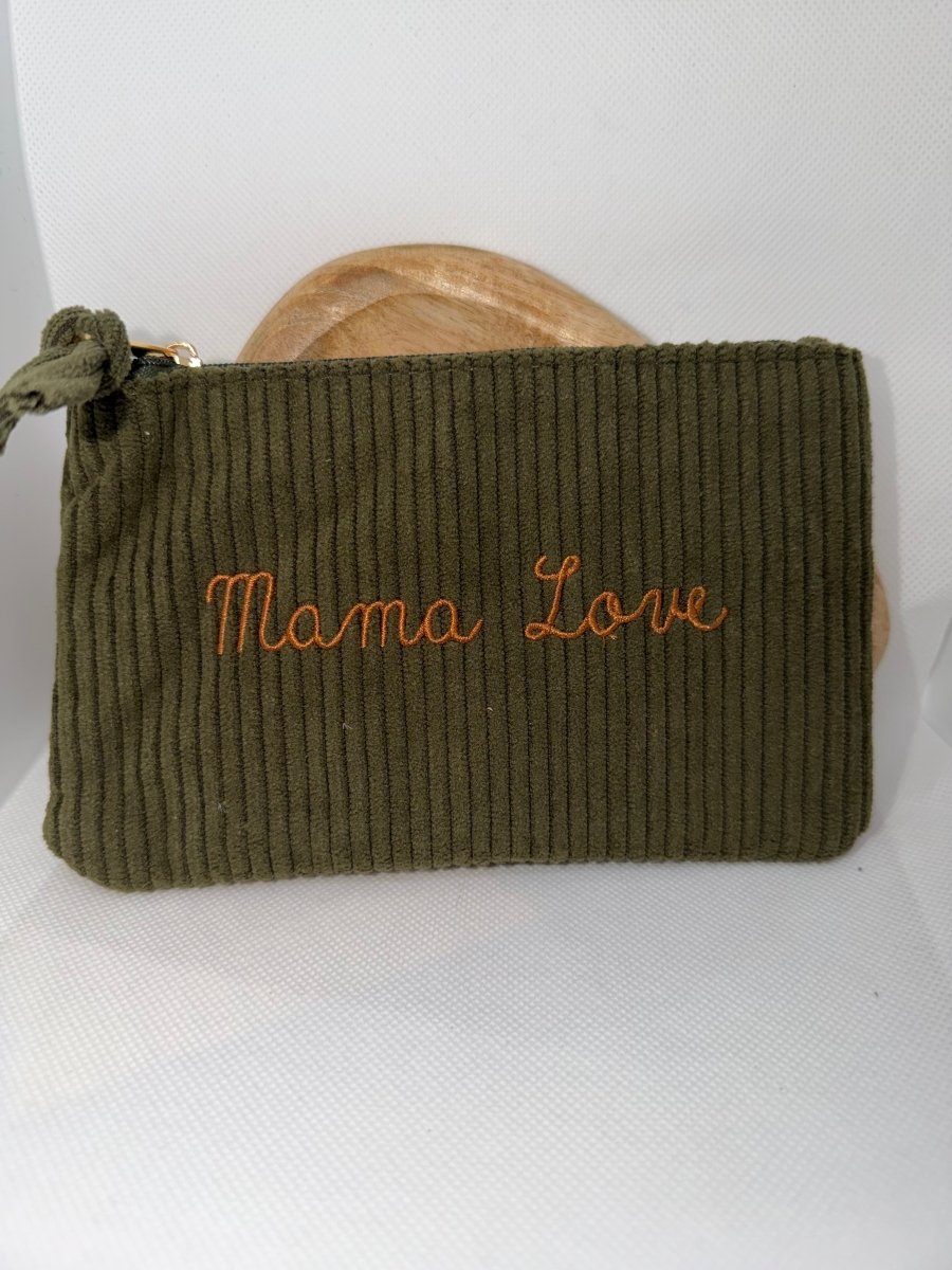 Pochette côtelé kaki “Mama Love" – 10.5 × 17 cm - C MON DRESSING