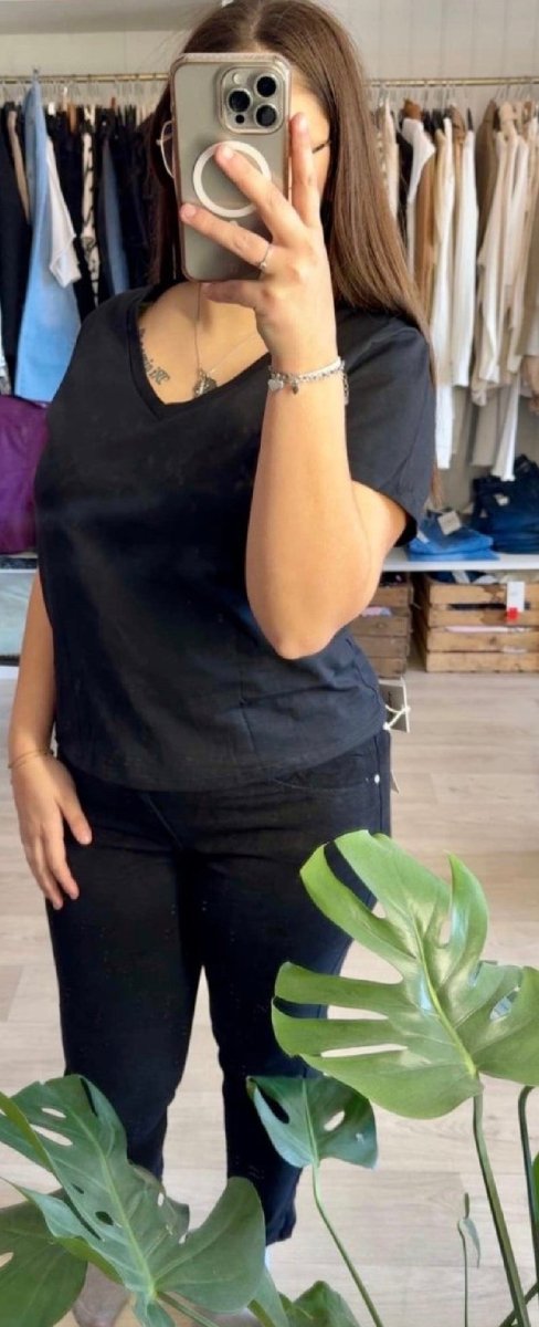 Tee - Shirt basique Col V (2 couleurs) - C MON DRESSING